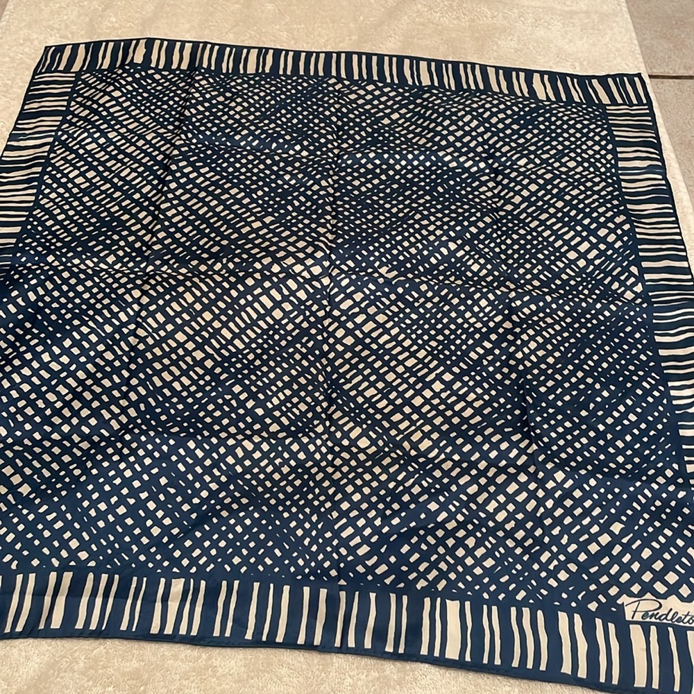 Vintage Pendleton scarf - Picture 4 of 6